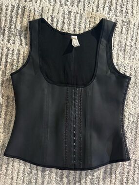 Ann Chery black corset shapewear flattering size 44